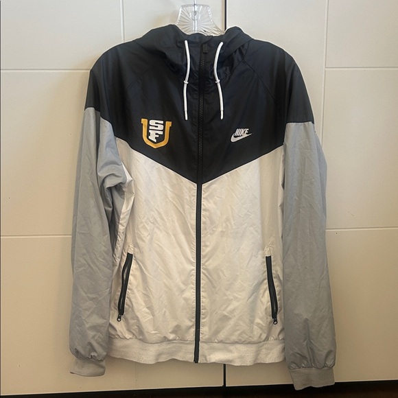 Nike Women’s Windrunner jacket - Picture 1 of 4